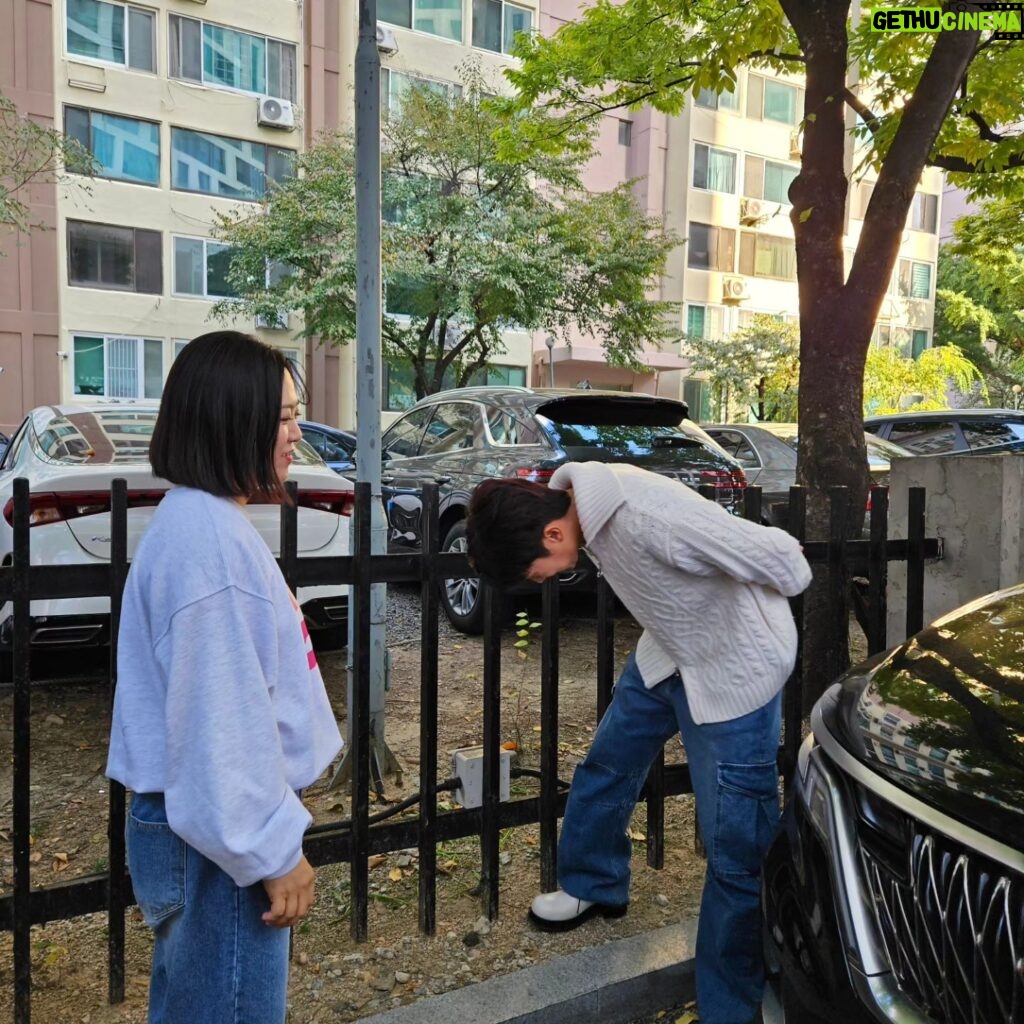 Kim Sook Instagram - 우영이의 인사법 만났을때 인사 & 촬영끝나고 인사 @0430_live_boy #구해줘홈즈