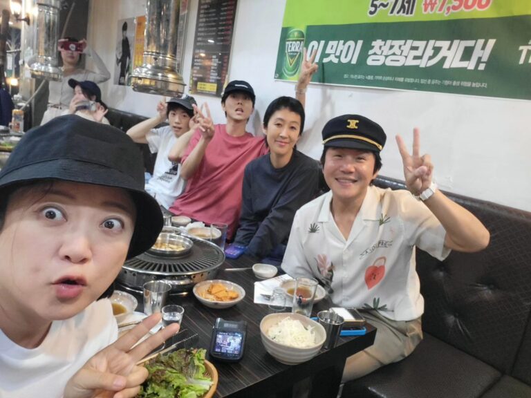 Kim Sook Instagram - 물벼락 이후 개운한 마음으로 회식참가 #홍진경 장우영이 쏘는날!!! #홍김동전 #수저게임