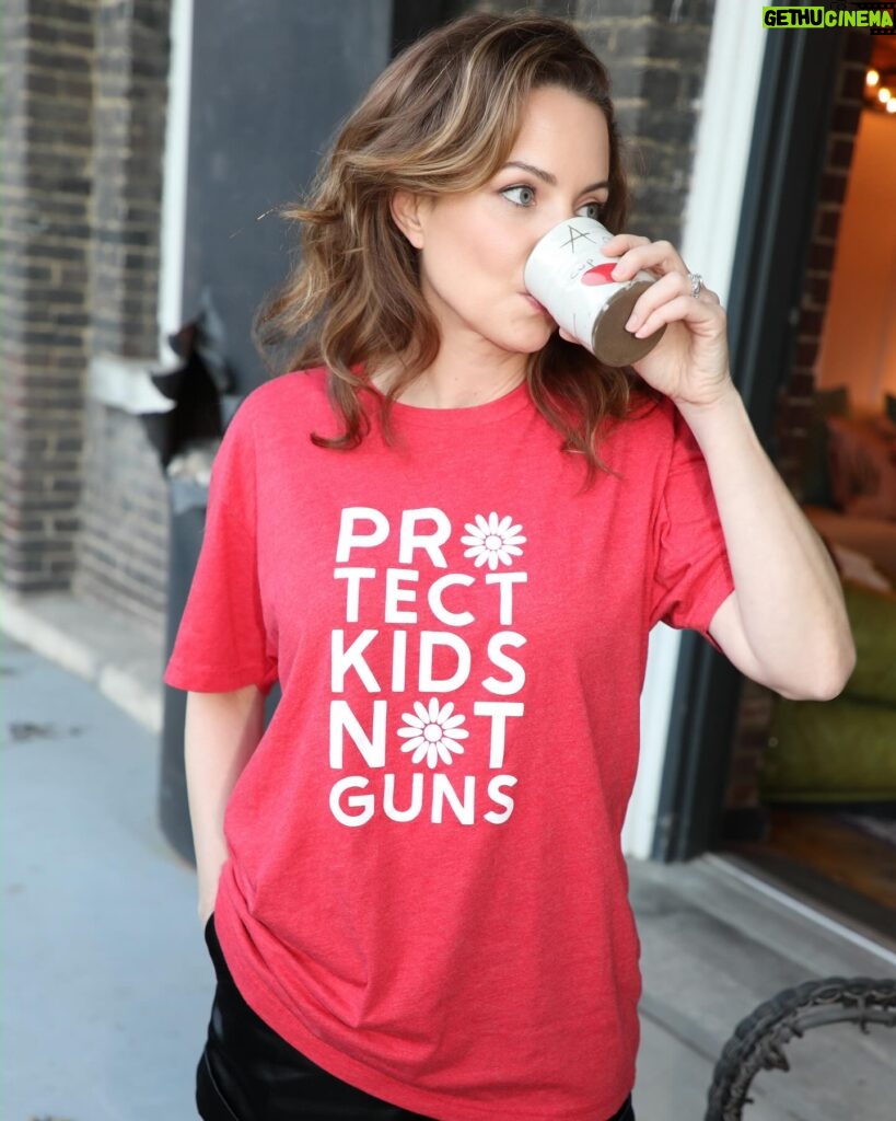 Kimberly Williams-Paisley Instagram - Thinking of victims of gun violence today, especially in the latest school shooting in Iowa. Let’s do better in 2024, please?❤️🙏🏻#protectkidsnotguns #gunsafety