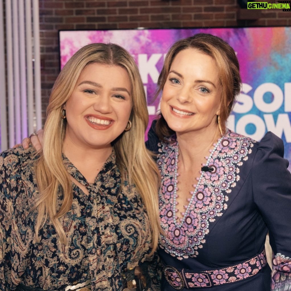 Kimberly Williams-Paisley Instagram - Catch me on the @kellyclarksonshow today in support of @jesusrevolutionmovie out this Friday! Thanks for having me on, Kelly! @kellyclarkson 💗💗 #jesusrevolutionmovie Hair by @hildal Makeup by @dahliawarner Styling by @jenniferkempwardrobe @jewelsbypiper earrings