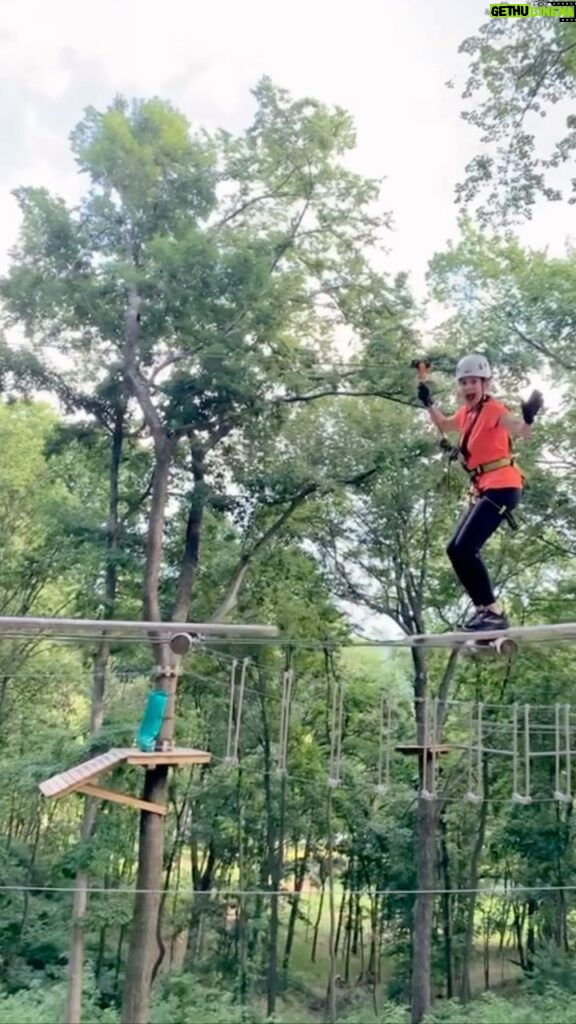 Kimberly Williams-Paisley Instagram - Summer vibes!! ☀️☀️☀️😁😁 #summer #summervibes #ropescourse #southall #southallfarm