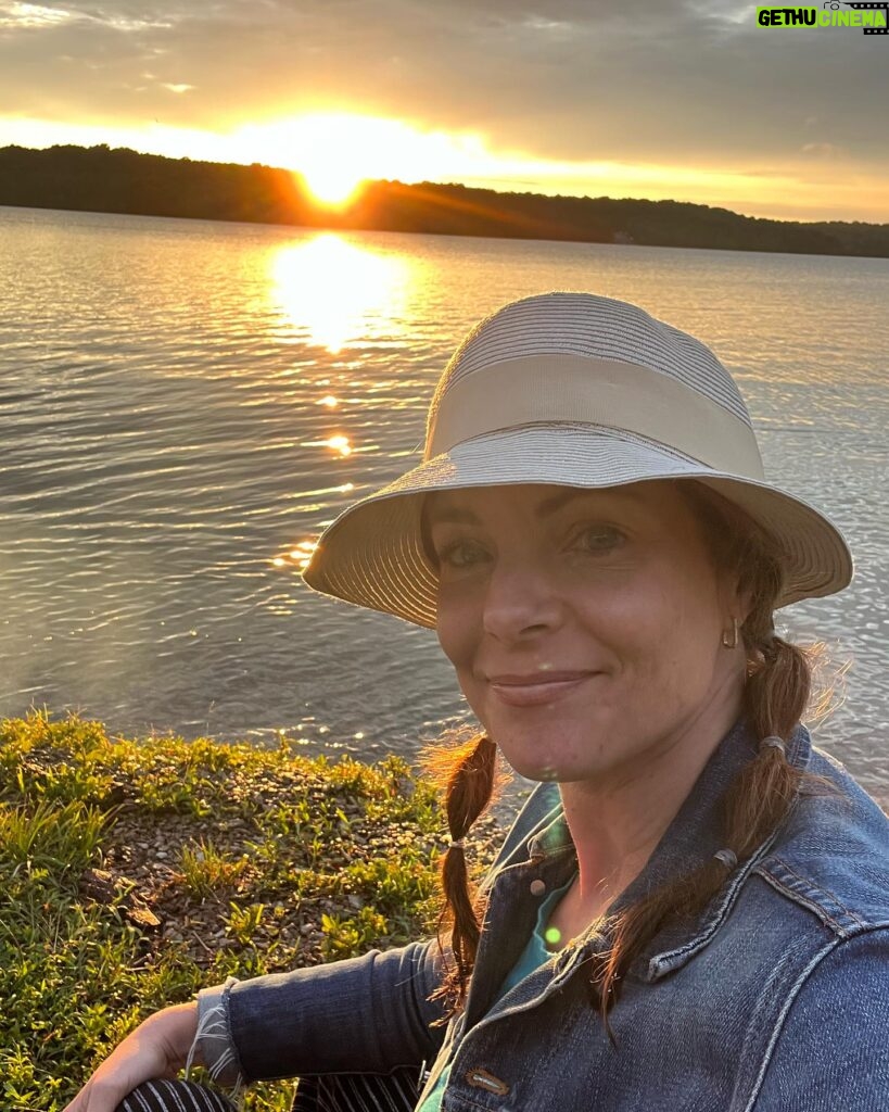 Kimberly Williams-Paisley Instagram - Sunset from #percypriestlake tonight. Squeezing the most out of our last precious summer days. 💛💛💛