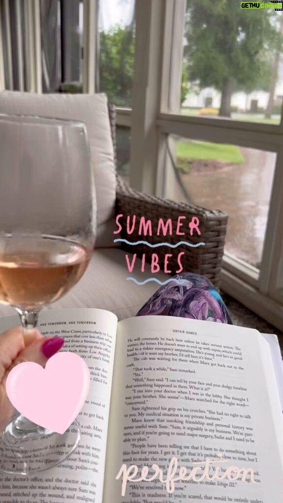 Kimberly Williams-Paisley Instagram - Summer heaven. ❤️🌧️🌧️📚 #friyay #happyfriday #roseallday #tomorrowandtomorrowandtomorrow @gabriellezevin @aaknopf