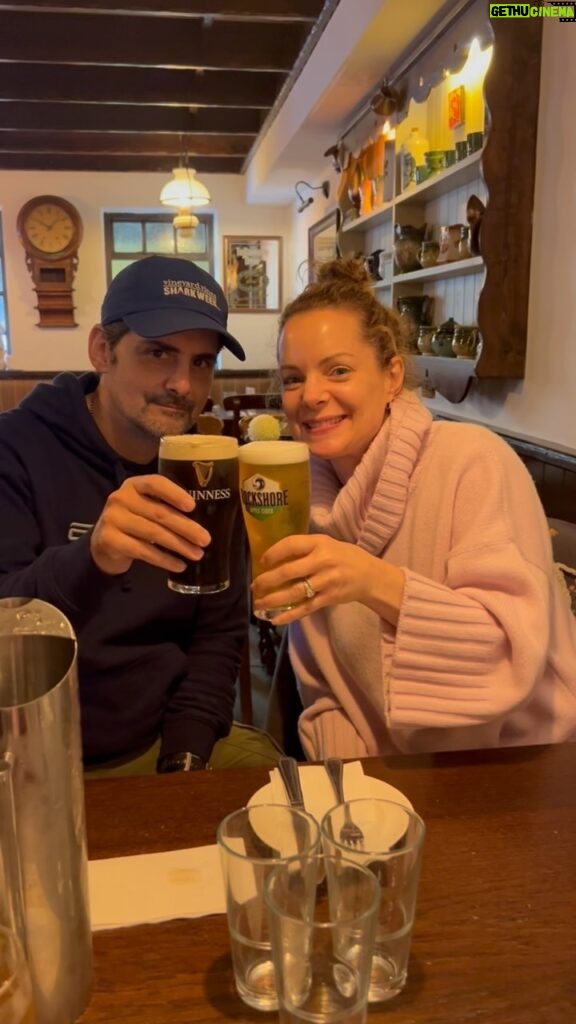 Kimberly Williams-Paisley Instagram - We just got to have a pint in Ireland on Friday and we loved it. 😍 Happy St Patrick’s Day! ☘️☘️☘️