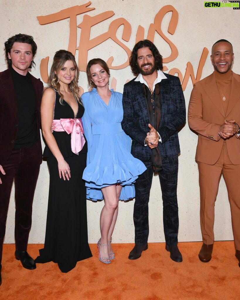 Kimberly Williams-Paisley Instagram - Premiere of @jesusrevolutionmovie last night in LA! 🧡🧡🧡 In theaters February 24th @lionsgate Makeup by @dahliawarner Hair by @hildal Styling by @jenniferkempwardrobe Dress @lanvin Jewels @jewelsbypiper shoes @aminamuaddi Bag @olympialetan