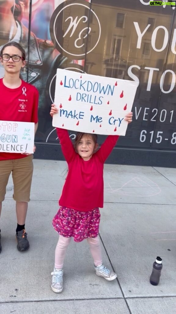 Kimberly Williams-Paisley Instagram - Powerful show of solidarity today Linking Arms for Change in a bipartisan show of support for #gunsafety Thanks #Nashville and the more than 8500 people who showed up to link arms from Vanderbilt Children’s Hospital to the Capitol. I love my community and want to see it protected. #safertn ❤️ #stopgunviolence @voices4safertn