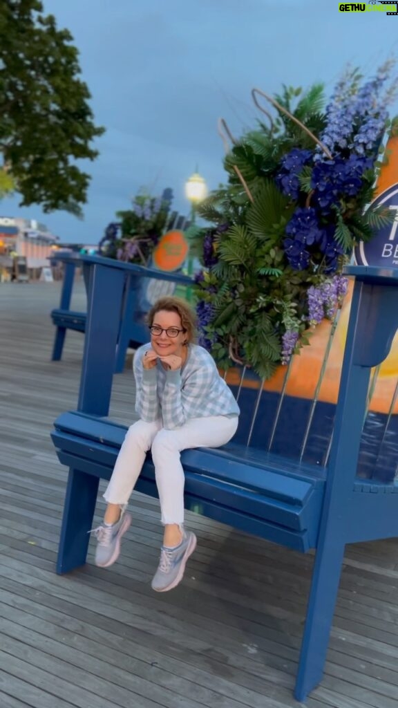 Kimberly Williams-Paisley Instagram - Happy #summersolstice from my hometown of Rye, NY! 🌞🌞🌞 #rye #newyork 🍎🍎 @playlandparkofficialpage #summervibes #magichour