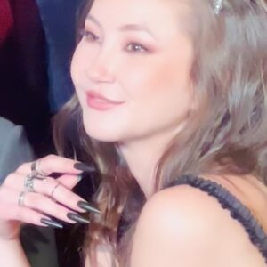 Kimiko Glenn Instagram - Niffty 💋