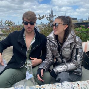 Kimiko Glenn Instagram - no matter where we are in the world, we always find each other 💞👩🏻‍🤝‍👨🏼💞