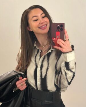 Kimiko Glenn Instagram - 💫