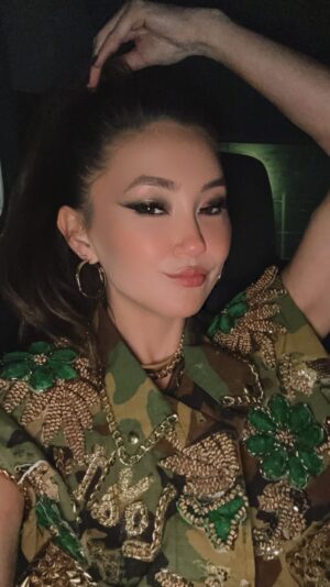 Kimiko Glenn Instagram - the theme was safari how’d I do 🐯