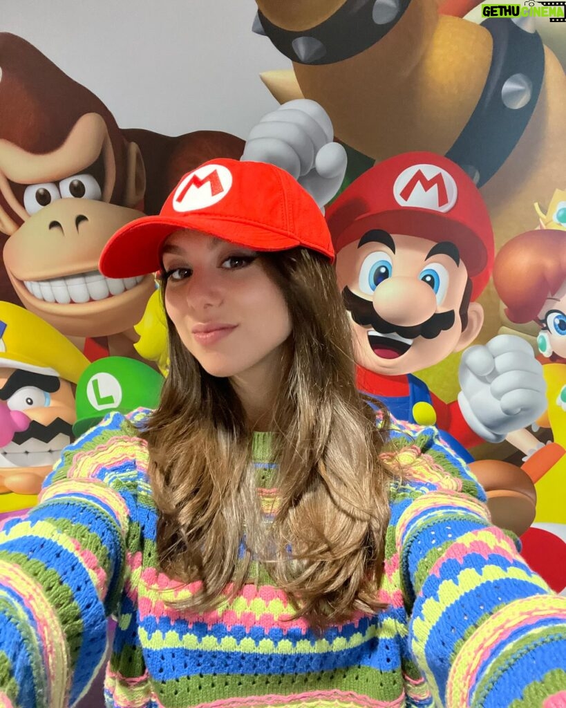 Kira Kosarin Instagram - do it up down, left right oh, switch it up like nintendo 👾