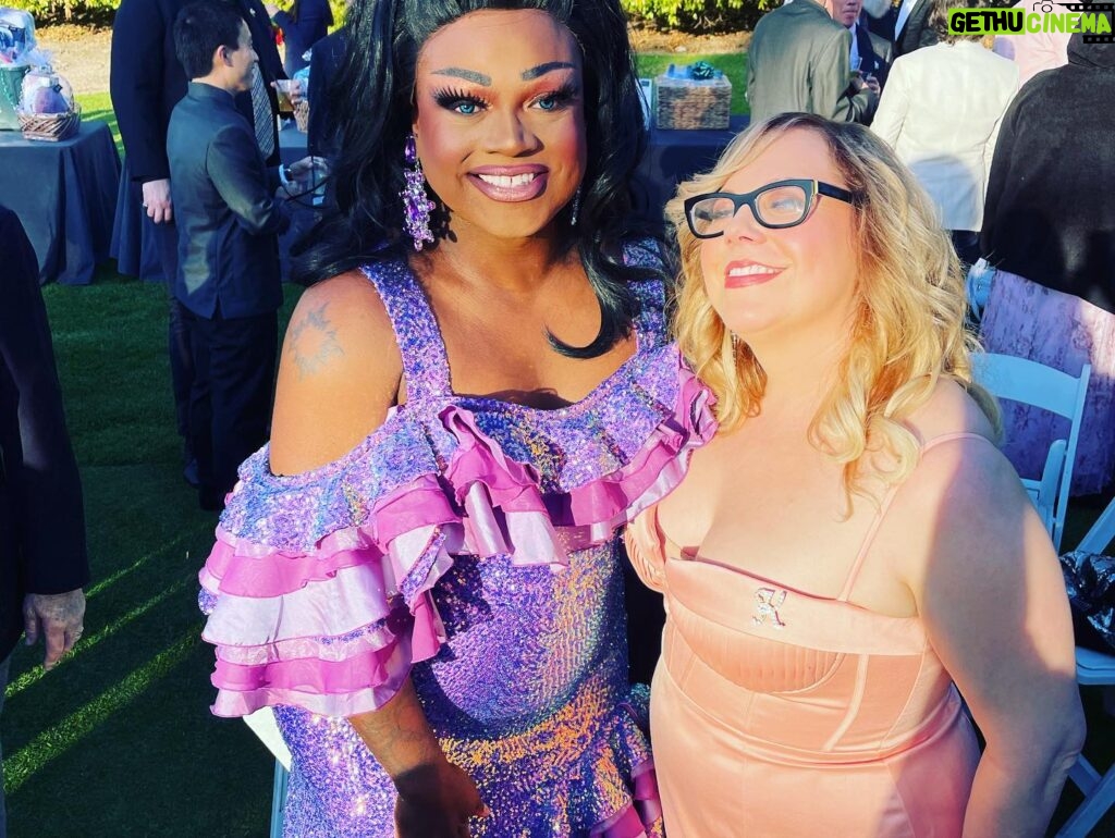 Kirsten Vangsness Instagram - Latergramming this weekend @lgbtqcenteroc honoring a whole mess of extraordinary behavior some of which is being done by @justflintisfine (well worth a follow) & hosted with ALL of the purple by @theonlymayhem with the best dates in town my Fearless Libra Queen tinoweeno and my work wife @robinchristenson who auctioned off some @blinkingowl magic to raise funds to support all the wonderfuls to do wonderful at the center (like @coolkelz 💕! Who was sitting next to us and is a counselor at the center and is great ) Such a life affirming evening reminding us to keep up the allyship and keep thriving 🌈 not pictured but totally responsible for this jacket and beat face @jamesfreitasartistry