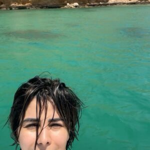 Kirti Kulhari Instagram - Ahhhh went into the ocean after soooo long and it reminded me of how much I have missed it… ❤️
Saw dolphins for the first time ( wish they came closer though 🫣 ) and snorkeled with not the best visibility, but it was such a beautiful ride into the ocean and just being a part of the ocean once again 🫶 my heart is full , mind calm and m ready to go back to work tomorrow 😬
Thank u @imitrayan @mohammed_alzedjali__ @nidhhieaggarrwal for being my #partnersincrime 💕
Thank u @hussainticklay for those flowers and chocolates 🫶 and @mr_capt.sabbir our captain of the boat 🤩
@nobles_marine for that beautiful boat and ride ❤️
#alkhairani #muscat #oman 🌞