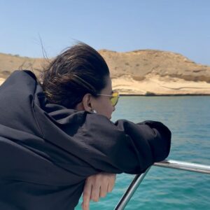 Kirti Kulhari Instagram - Ahhhh went into the ocean after soooo long and it reminded me of how much I have missed it… ❤️
Saw dolphins for the first time ( wish they came closer though 🫣 ) and snorkeled with not the best visibility, but it was such a beautiful ride into the ocean and just being a part of the ocean once again 🫶 my heart is full , mind calm and m ready to go back to work tomorrow 😬
Thank u @imitrayan @mohammed_alzedjali__ @nidhhieaggarrwal for being my #partnersincrime 💕
Thank u @hussainticklay for those flowers and chocolates 🫶 and @mr_capt.sabbir our captain of the boat 🤩
@nobles_marine for that beautiful boat and ride ❤️
#alkhairani #muscat #oman 🌞