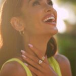 Klaudia El Dursi Instagram - Time to shine ✨ with @jewellery_verona Kod: KLAUDIA100 daje 100 zł rabatu tylko w aplikacji „VERONA CLUB” do wykorzystania na verona.pl lub stacjonarnie w salonach przy zakupach za minimum 500 zł •reklama