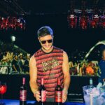 Klebber Toledo Instagram - Celebrando o melhor da vida com Casillero del Diablo Devil’s Carnaval! A combinação perfeita de cor, alegria e bons momentos 🥁 #apreciecommoderação #publicidade #devilscarnaval #celebretodoencontro