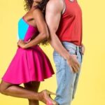 Klebber Toledo Instagram - Se recordar é viver? Vamos lembrar juntos dessa novela Incrível “Verão 90 ” que essa semana completou cinco anos de sua estreia. Uma novela escrita por Izabel de Oliveira e Paula Amaral que marcou a minha vida com um personagem super carismático o “Patrick” que se soltava a dançar depois de um pouco de um doce de leite misterioso hahahaha… que saudade, tudo foi muito divertido e especial pra mim, pois também foi a minha última novela com o grande mestre e amigo @jorgefernandooficial e seu time estelar @marcelo.zambelli Ana Paula/ Catu @diegomorais @emerlavinni equipe/família……..obrigado @claudiaraia @dandaramariana e @debranascimento 🤍🤍🤍 saudade de todos✨