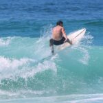 Klebber Toledo Instagram - Último surf de 2023🤘🏻✨ obrigado mar!!! Você me cura, me acalma, me desafia e me faz pensar… obrigado mar🌊 🌎 . . Foto - @thesearchpics