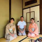 Klebber Toledo Instagram - Lindo e sagrado… Esse é o Santuário Kanda Myojin um lugar com uma energia única onde pude orar, conhecer um pouco mais da cultura japonesa e junto da família @tiffanyandco latam tomar um chá de matcha e sakura.