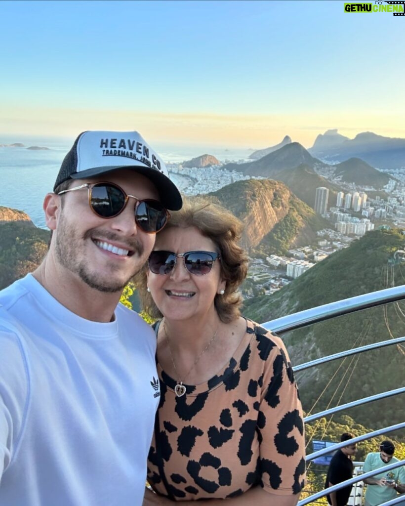 Klebber Toledo Instagram - Te amo mãe ❤️ Obrigado por sempre dar o seu melhor para nós e por sempre nos ensinar a ver o lado bom das coisas… Parabéns🎂🎉 que Deus te proteja todos os dias desse novo ciclo🙌🏻✨