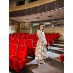 Ko Shibasaki Instagram - 映画 #ミステリと言う勿れ 本日公開🎊 素敵な方々とお芝居できて幸せでした！ ぜひ劇場でご覧ください🎞️🩵 #舞台挨拶の皆の話が面白すぎて #最後主演様と素で話し込んでしまいました @not_mystery_not