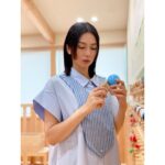 Ko Shibasaki Instagram - 「Discover Japan」の取材で東京の多摩エリアへ行ってきました。 都心からおよそ90分というアクセスとは信じられない程に広がる、深く美しい自然🌲🌳🍃 木のぬくもりを素手で、 時には足で感じ。 川のせせらぎを聴きながら絶景を堪能。 喧噪という言葉からかけ離れた空間でいただける、こだわり抜いた美味しいビール。 奥多摩。プライベートでも以前訪れたことはあるけれど、ますます深掘りしたい場所リスト入りに📝 詳細は9月6日発売のDiscover Japan10月号をご覧ください。 #DiscoverJapan #多摩エリア #奥多摩