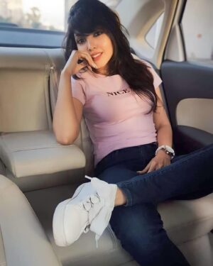 Komal Jha Instagram - ikomaljha.com