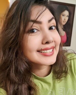 Komal Jha Instagram - Hum Toh Bhai Jaise The
Waise Rahengey.....🎵✨️