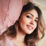 Komal Jha Instagram -