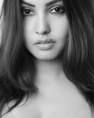 Komal Jha Instagram - Celebrating  #nationalcinemaday2023 🍾 🎬 🎞 🎥 ✨️🪬🦋

ikomaljha.com ©️