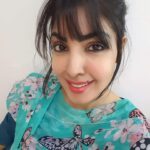 Komal Jha Instagram - Without Filter v/s Filter 1 Or 2 ? 🦋