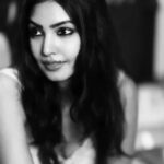 Komal Jha Instagram - Thanks for zooming on my body but never reading my, Poetry ! ikomaljha.com ©️
