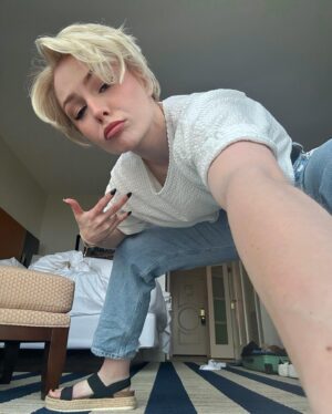Kris Collins Instagram - All Angles of My New Hair & Messy A$$ Hotel Room