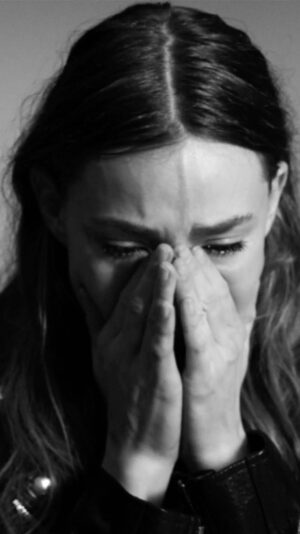 Kristine Froseth Instagram - My mental health journey - of which has included struggles and pains that still feel scary to share with you all - will be a life long one of constant growth and change. But knowing that I can share my struggles with you all really does make me feel less alone. It makes me feel stronger and less scared and more hopeful. Honesty is something we have control over, and I want to make the most of it.

Johann Hari has this great quote:

“I was only able to start changing my life when I realized my depression was not a malfunction. It’s a signal. Your depression is a signal. It’s telling you something”

I hope we all can try our best to share what we’re actually feeling, to remove stigma, to actually listen to one another and to receive information with an open heart. Be gentle with yourself and others, you never know what they are going through. 

And THANK YOU @damon_baker . I am so grateful for you. Thank you for creating the most safe space and for always sharing peoples’ truths. Thank you @netflix for giving us this opportunity. ❤️❤️ @elienmaalouf @patriciamoralesla 🙏
