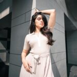 Krithi Shetty Instagram - When the light hits the highlight ✨ #casualstyle #goodskinday • M&H @angelinajoseph @kamaldeepss Photographer @prathameshbhosale09 @khichakmotionpictures
