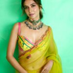 Kriti Kharbanda Instagram - ಎಲ್ಲರಿಗೂ ಯುಗಾದಿ ಹಬ್ಬದ ಶುಭಾಶಯಗಳು!!🍃💛❤ Wishing Everyone a Happy Ugadi!🙂 #happyugadi