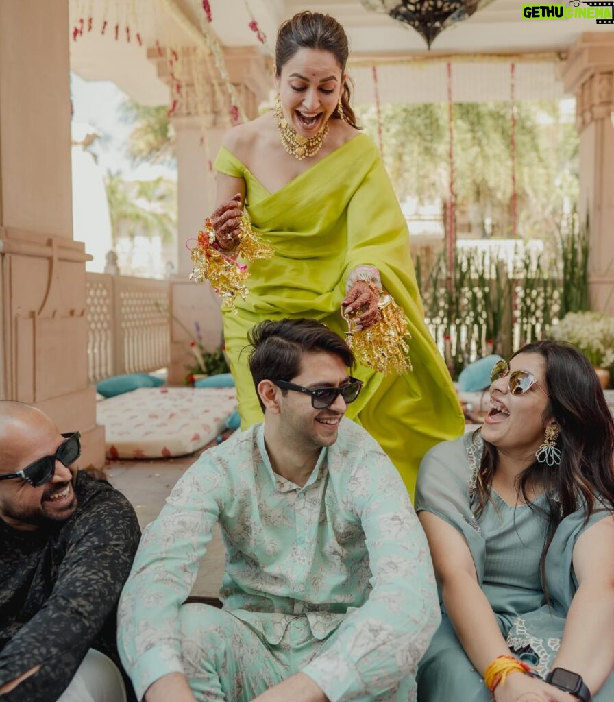 Kriti Kharbanda Instagram - Naani ma ka haar aur ma ki shaadi ka dupatta! The two things I was sure I was going to adorn during my Chooda ceremony even before there was a boyfriend or a proposal ❤️ bachpan ka Sapna tha :) It was a magical morning. Riding high on emotions and my heart pounding coz pulkit and I weren’t allowed to meet or see each other before the pherA’s. While we did things our way, a few things were still old school :) I wish he was a part of this moment too, but sigh, I loved the look on his face the first time he saw these pictures and was bowled over ❤️ Laal chooda and traditional kaleera’s were a non negotiable too. The number of people who tried to convince me otherwise was insane. But I’m so glad I stuck to what I wanted to do and didn’t look back ❤️