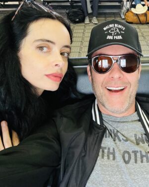 Krysten Ritter Instagram - @fanxsaltlake moment with some of my favorite people. Thanks for having me and thank you to all the fans 💋❤️ 😈👯‍♀️👑🌪️