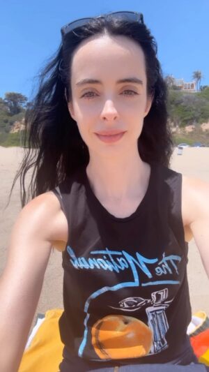 Krysten Ritter Instagram - Beach day