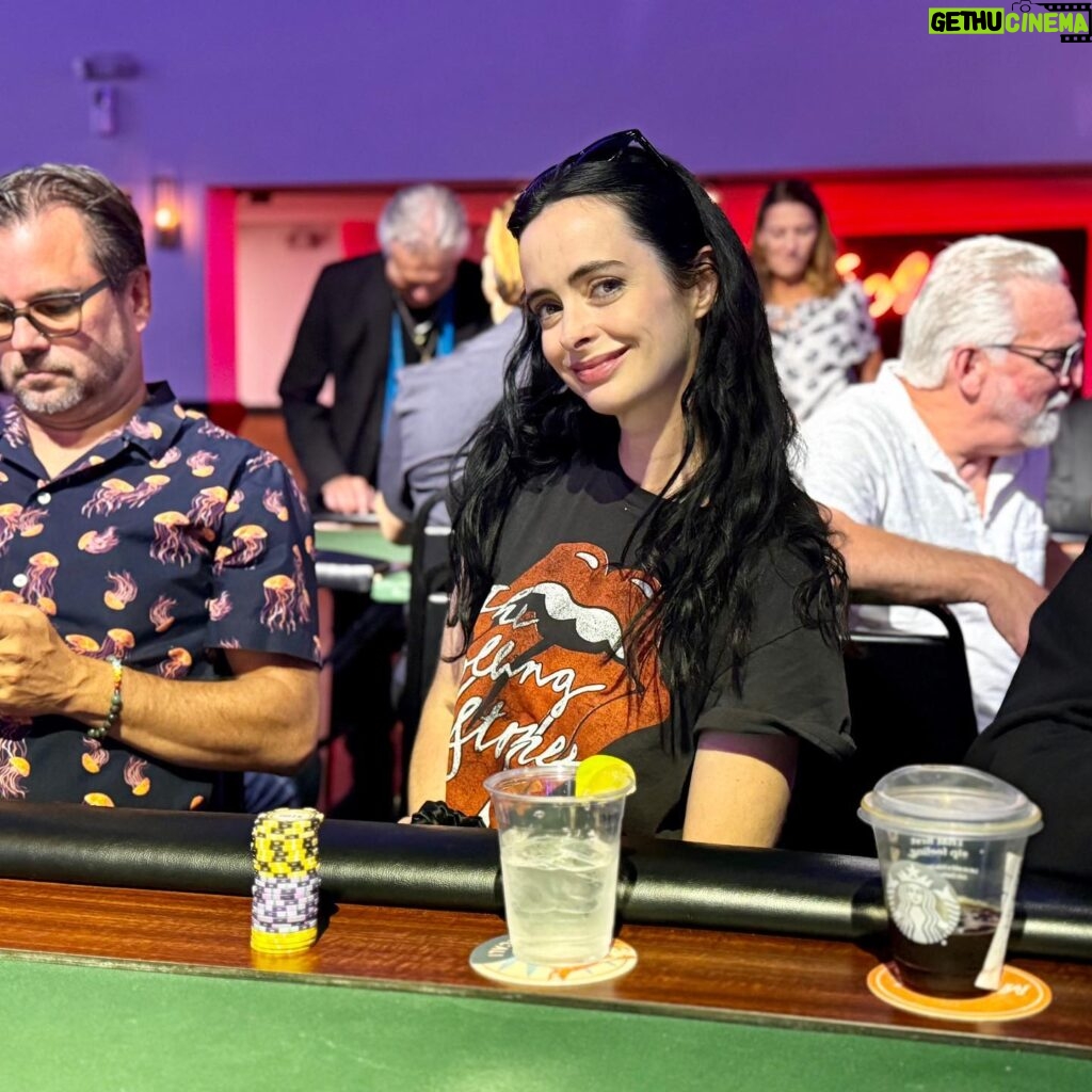Krysten Ritter Instagram - So much fun playing poker to raise money for the Entertainment Community Fund to help those in the industry most impacted by the strike - THANK YOU Bryan for hosting this incredible event and for including me! It was a BLAST and so lovely to see so many familiar faces. And while I did win a few big hands - I mostly lost - but for a great cause! ♠️♥️♣️♦️ @alifeinthearts @bryancranston (still kicking myself for not getting a selfie with THE Annette Bening! 😩🙈)