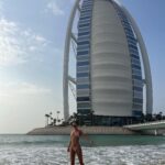 Kseniia Mishyna Instagram - Пляшка з водою в магазині коштує 1 $, та ж пляшка з водою в готелі - 3 $, в аеропорту 5 $. Та сама пляшка, та сама марка - змінюється лише місце. Кожне місце дає різну цінність одному й тому предмету. Тому перш ніж діагностувати у себе депресію та занижену самооцінку - просто спробуйте поміняти місце та оточення *автор невідомий ** фото архівні 😉