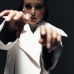 Kseniia Mishyna Instagram - Ми живемо у пошуках любові та щастя у зовнішньому світі. Ніби вони є товаром. Але ні любов ні щастя не можуть бути отримані або придбані, як дешевий костюм. У гонках за «чарівною пігулкою» існує лише залежність від задоволень з подальшими болем та розчаруваннями. Дилема сучасного світу полягає в тому, що ми намагаємося знайти любов не зсередини, а зовні. Але це лише призводить до збільшення думок та питань. Намагаючись зрозуміти внутрішню силу любові, чомусь сприймаємо її, як щось окреме, замість того, щоб ототожнювати з власною природою. Пошуки любові зовні- помилка. Любов може бути знайдена тільки всередині. Гонка за задоволеннями, які переплутали з любовʼю, вже давно перетворилася на патологію, а життя - на пасивне підпорядкування. Подивіться у вічі дитині - там є відповідь. Там живе чистота і любов, поки ще не обтяжені ілюзіями та наративами цього світу. Ви ще вірите, що любов врятує ? Photo @polipollpolina Style @hi_klima Hair @purpruss Make @my.shura