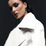 Kseniia Mishyna Instagram - Ми живемо у пошуках любові та щастя у зовнішньому світі. Ніби вони є товаром. Але ні любов ні щастя не можуть бути отримані або придбані, як дешевий костюм. У гонках за «чарівною пігулкою» існує лише залежність від задоволень з подальшими болем та розчаруваннями. Дилема сучасного світу полягає в тому, що ми намагаємося знайти любов не зсередини, а зовні. Але це лише призводить до збільшення думок та питань. Намагаючись зрозуміти внутрішню силу любові, чомусь сприймаємо її, як щось окреме, замість того, щоб ототожнювати з власною природою. Пошуки любові зовні- помилка. Любов може бути знайдена тільки всередині. Гонка за задоволеннями, які переплутали з любовʼю, вже давно перетворилася на патологію, а життя - на пасивне підпорядкування. Подивіться у вічі дитині - там є відповідь. Там живе чистота і любов, поки ще не обтяжені ілюзіями та наративами цього світу. Ви ще вірите, що любов врятує ? Photo @polipollpolina Style @hi_klima Hair @purpruss Make @my.shura