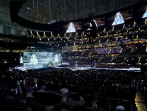Kumail Nanjiani Instagram - Well that was one of the best shows I've seen. Ever. Thank you to @taylorswift and the kindest fans ever for ALL THE BRACELETS!!!