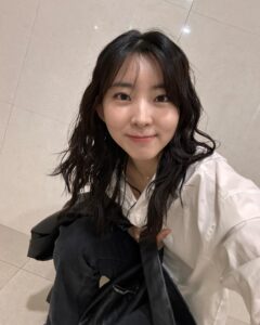 Kwon So-hyun Instagram - 셀카 모음 zip 😎 ㅋㅋㅋㅋㅋㅋㅋㅋ 셀카 셀카 셀카 #셀카 거울셀카 #거울셀카 앉은셀카 #앉은셀카