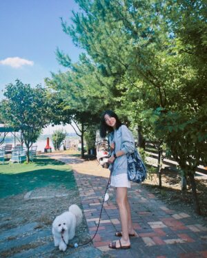 Kwon So-hyun Instagram - 요즘 뭔가 기운이 좋아 🍀🌿🌱☘️💚