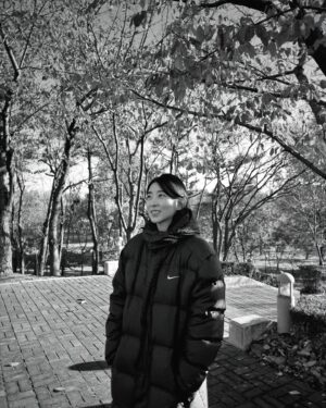 Kwon So-hyun Instagram - 가을 끝자락 🍂
전 즐겁게 촬영을 하며 잘 지내고 있습니다 ☺️

#생존신고
