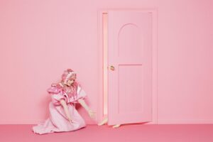 Kyary Pamyu Pamyu Instagram - Big adventures ahead...🚪💕