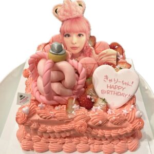 Kyary Pamyu Pamyu Instagram - Lv.31になりました🎂
皆様たくさんのお祝いコメントありがとうございます！
とっても嬉しい〜！全部読みます！らびゅ〜

I just turned 31 years old today. 
Thank you for all the birthday messages.